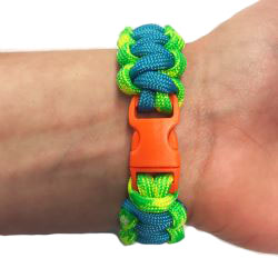 Two color cobra weave paracord bracelet final product